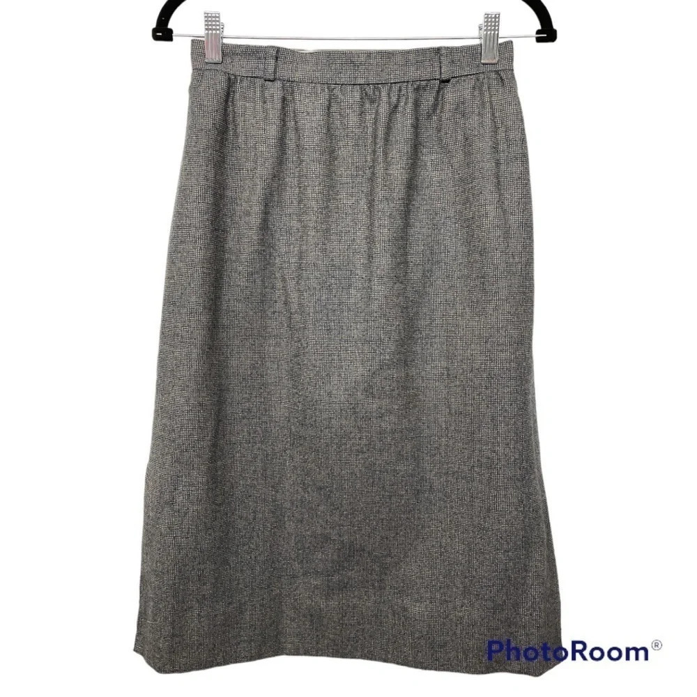 Vintage Chloe Pencil Skirt with side slits zipper back and pockets dark academia